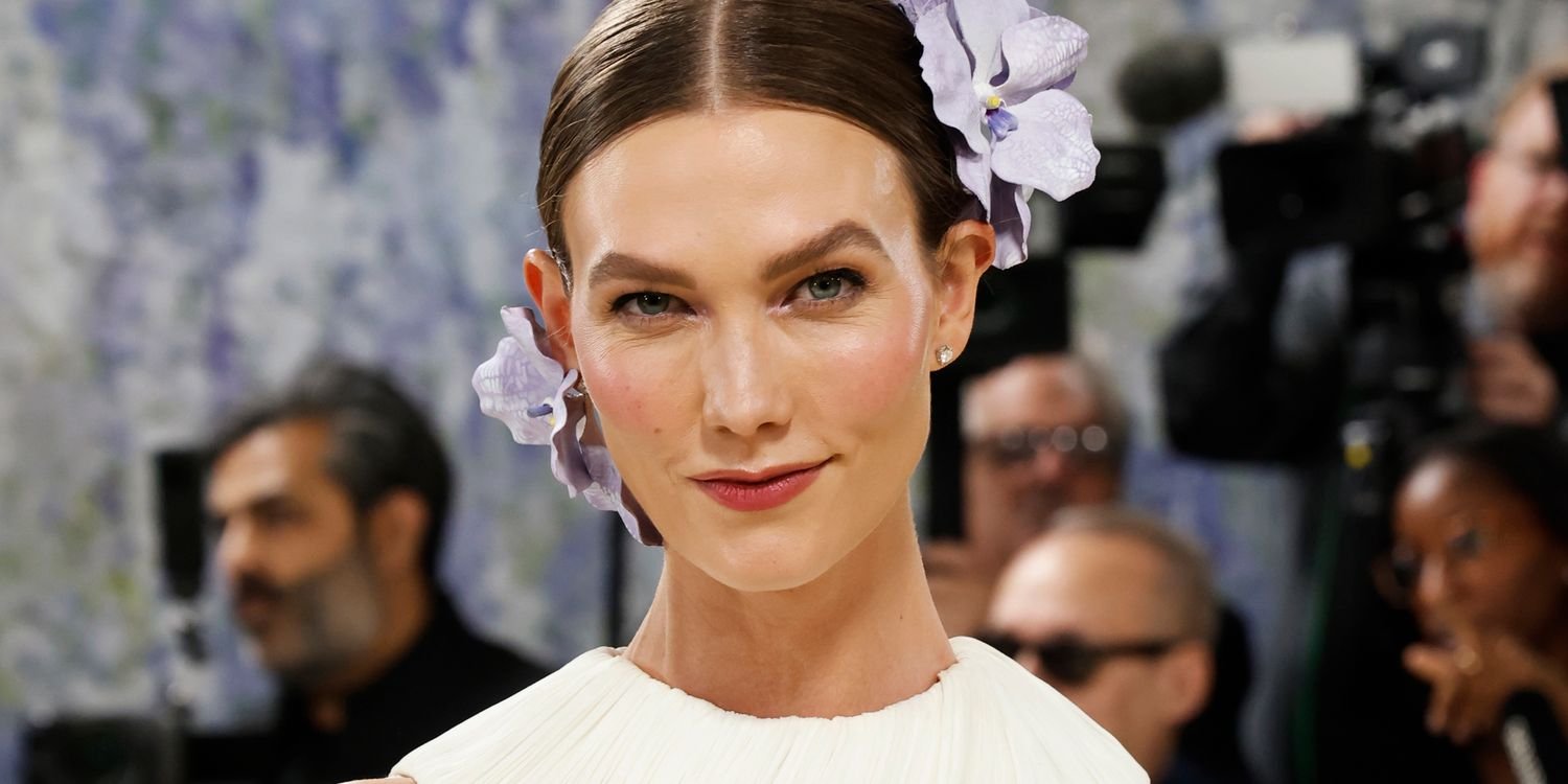 Karlie Kloss Cosigns This French Growth Oil for Thinning Hair—Fans Call It “Liquid Gold”