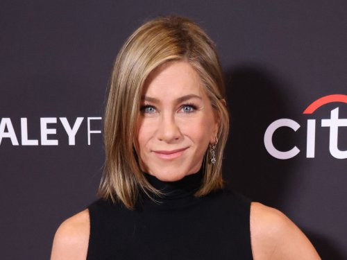 Jennifer Aniston Wore the No-Brainer Spring Top You’re Probably Sleeping On