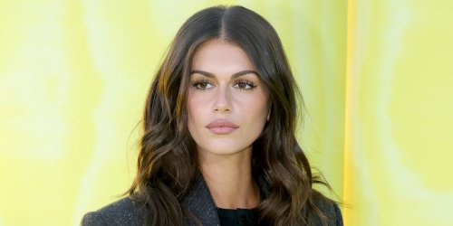 Kaia Gerber Recreates Mom Cindy Crawford's Iconic Lingerie Runway Look Over 30 Years Later