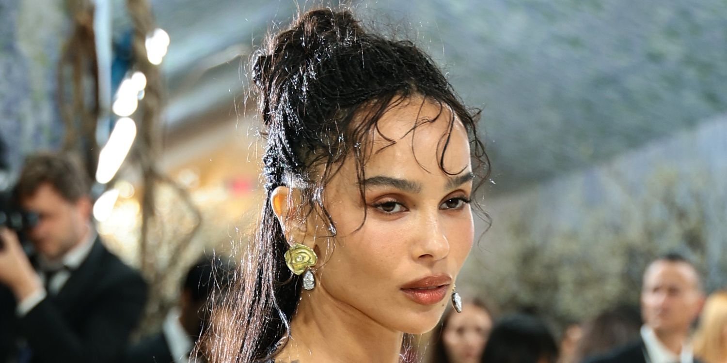 Zoë Kravitz Flashes Her 9-Carat Engagement Ring in the Tiniest Micro Shorts