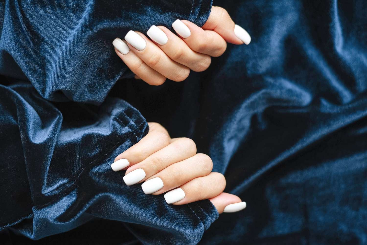 The Unexpected Holiday Manicure That's Been Blowing Up on Instagram