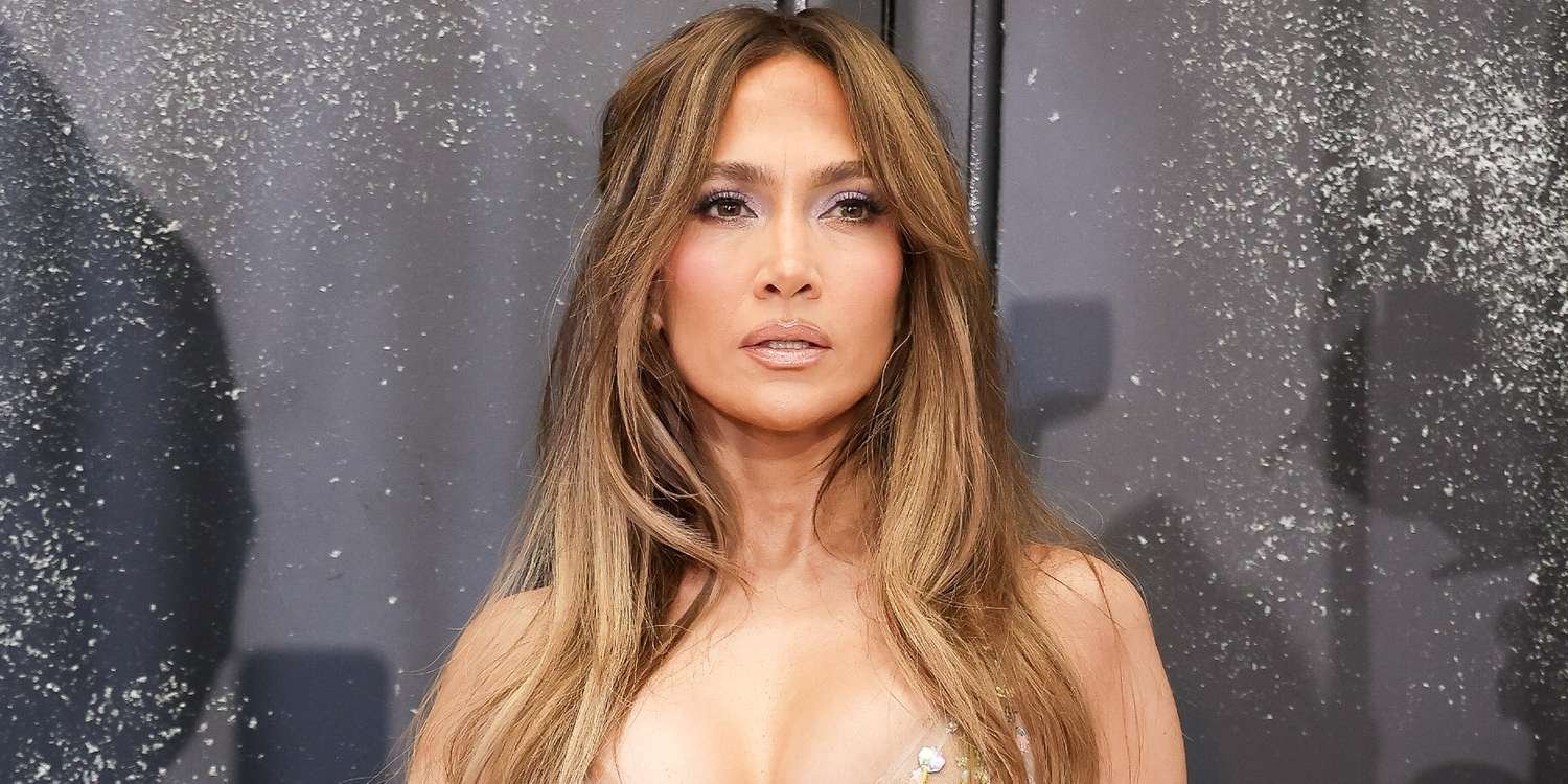 Jennifer Lopez’s Sculptural White Dress Is Unlike Anything She’s Ever Worn Before