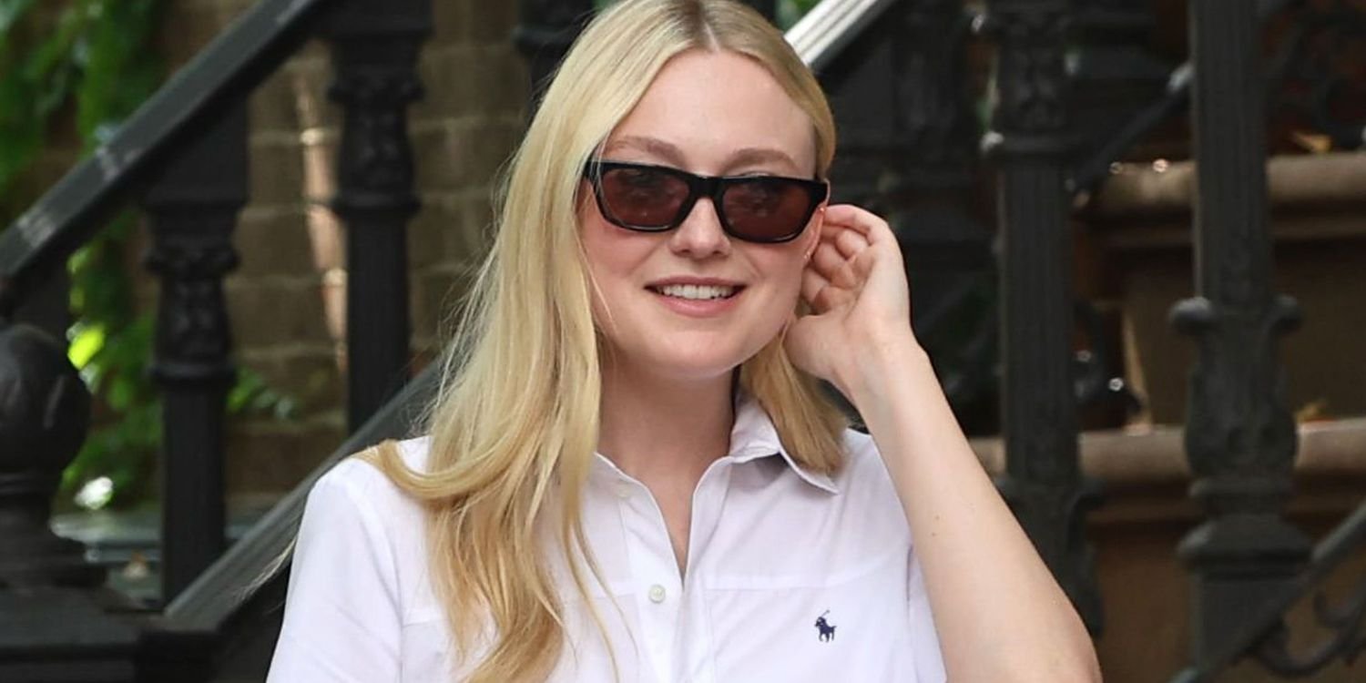 Dakota Fanning’s Simple Minidress Is the Transitional Piece Everyone Needs for Foolproof Fall Dressing