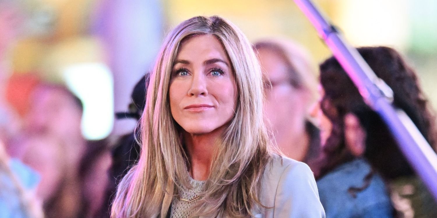 Jennifer Aniston Wore the Pants-and-Shoe Combo You’ll Prefer Over Basic Jeans and Sneakers