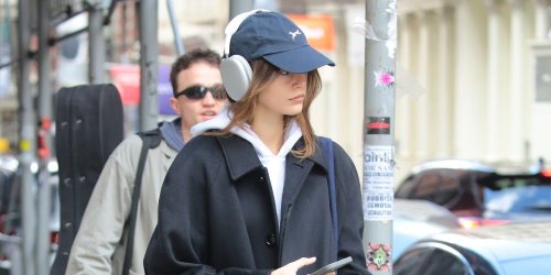 Kaia Gerber Keeps Wearing Grandpa Sneakers, and I Can’t Believe I Want a Pair