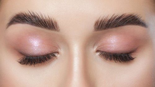 How To Prevent and Reverse Thinning Eyebrows, According to Pros