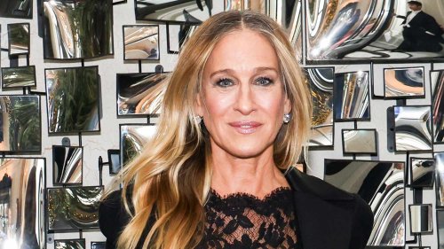 Sarah Jessica Parker Topped Off a 16-Foot Champagne Tower in a Holiday-Ready Sheer LBD