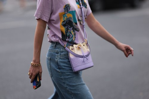 How to Style A Graphic T-Shirt with These 10 Cool Looks