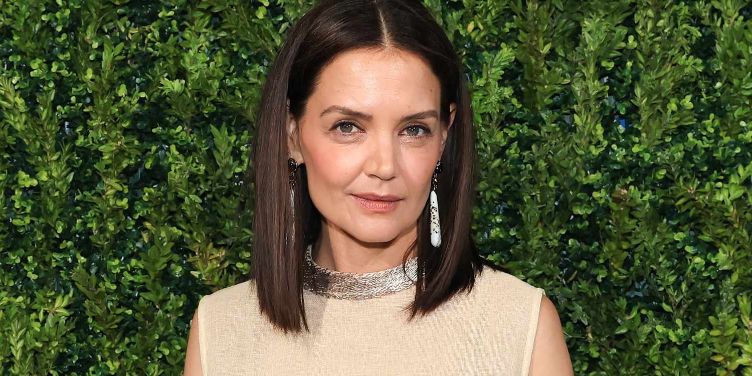 Katie Holmes’s Comfy-Chic Shoes Are So Versatile—Including These Lookalike Cushionaire Ballet Flats