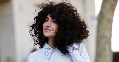 So cool kombiniert man Sweatshirts zur Übergangszeit 2025