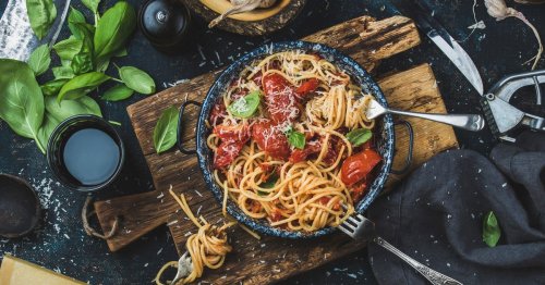 Spaghetti mit einer frischen Tomaten-Sauce