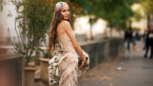 Statt klassisch: Birkenstock-Sandalen tragen wir 2025 im Boho-Stil