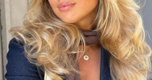 Styling-Trick: Pullover tragen wir im Frühling/Sommer 2023 nur noch wie Skandi-Influencerin Matilda Djerf