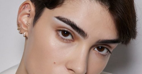 Beauty-Trend 2024: Straight Brows sind der Eyecatcher des Jahres