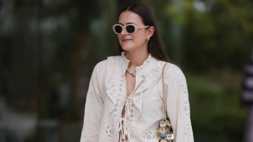 InStyle-Moderedakteurin: Diese Hose passt im Sommer 2025 zu ALLEM
