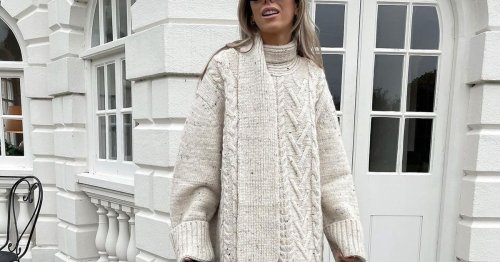 Rollkragen + Schal: So genial sieht der neue Modetrend für Pullover im Winter 2021 aus