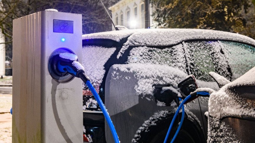 Canada Is Banning Internal Combustion Engines, but What About the Cold?