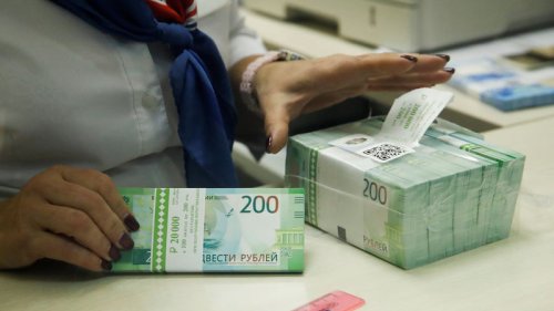Rouble rallies on Moscow Exchange, stocks up after new sanctions By Reuters