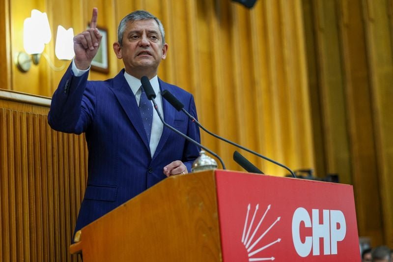 Rival leaders of Turkey’s main opposition party call competing meetings