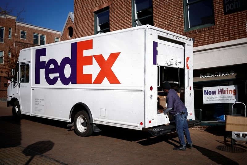 FedEx to cut up to 500 jobs in France; restructures operations