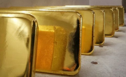 Gold Up as G7 Nations Plan to Ban Gold Imports from Russia By Investing.com