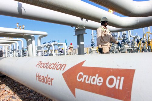 Le pétrole rebondit depuis un creux de 5 mois alors que les risques persistent au Moyen-Orient