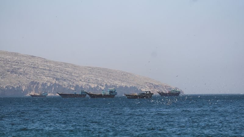 US dollar to remain stuck in range, dependent on the Strait of Hormuz: Reuters poll