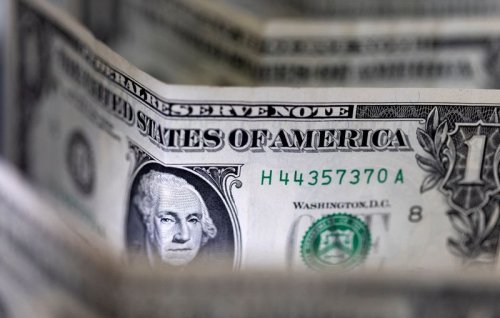 Dollar Stabilizes Ahead of Fed Minutes; Sterling Edges Up on Inflation Jump