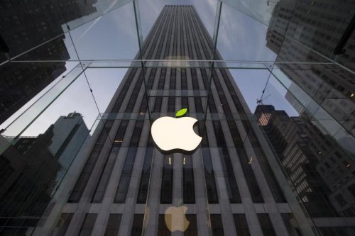 Apple’s iPhone 15 Pro Max Sales Outperform Expectations Despite Economic Headwinds