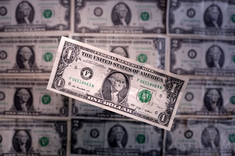 Dollar recovers as central bank decisions loom
