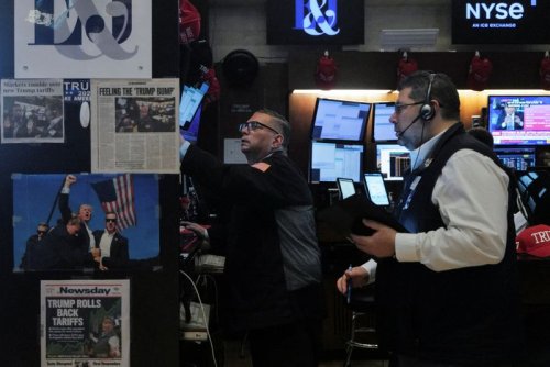 Les contrats à terme en baisse, les tarifs douaniers et les commentaires de Trump sur la Fed au centre de l’attention
