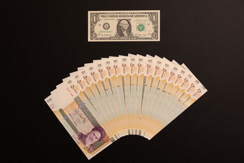 Iranian parliament approves currency redenomination