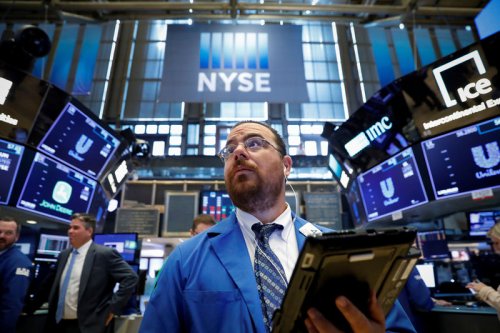 Les contrats à terme américains chutent après des pertes hebdomadaires à Wall Street
