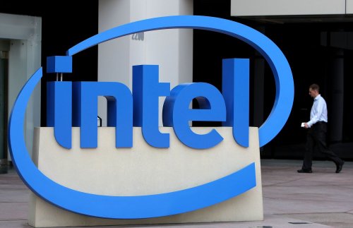 Intel Shares Rise on Upbeat Sales Forecast