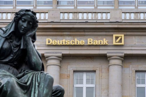 Deutsche Bank Shares Crater as Banking Concerns Resurface