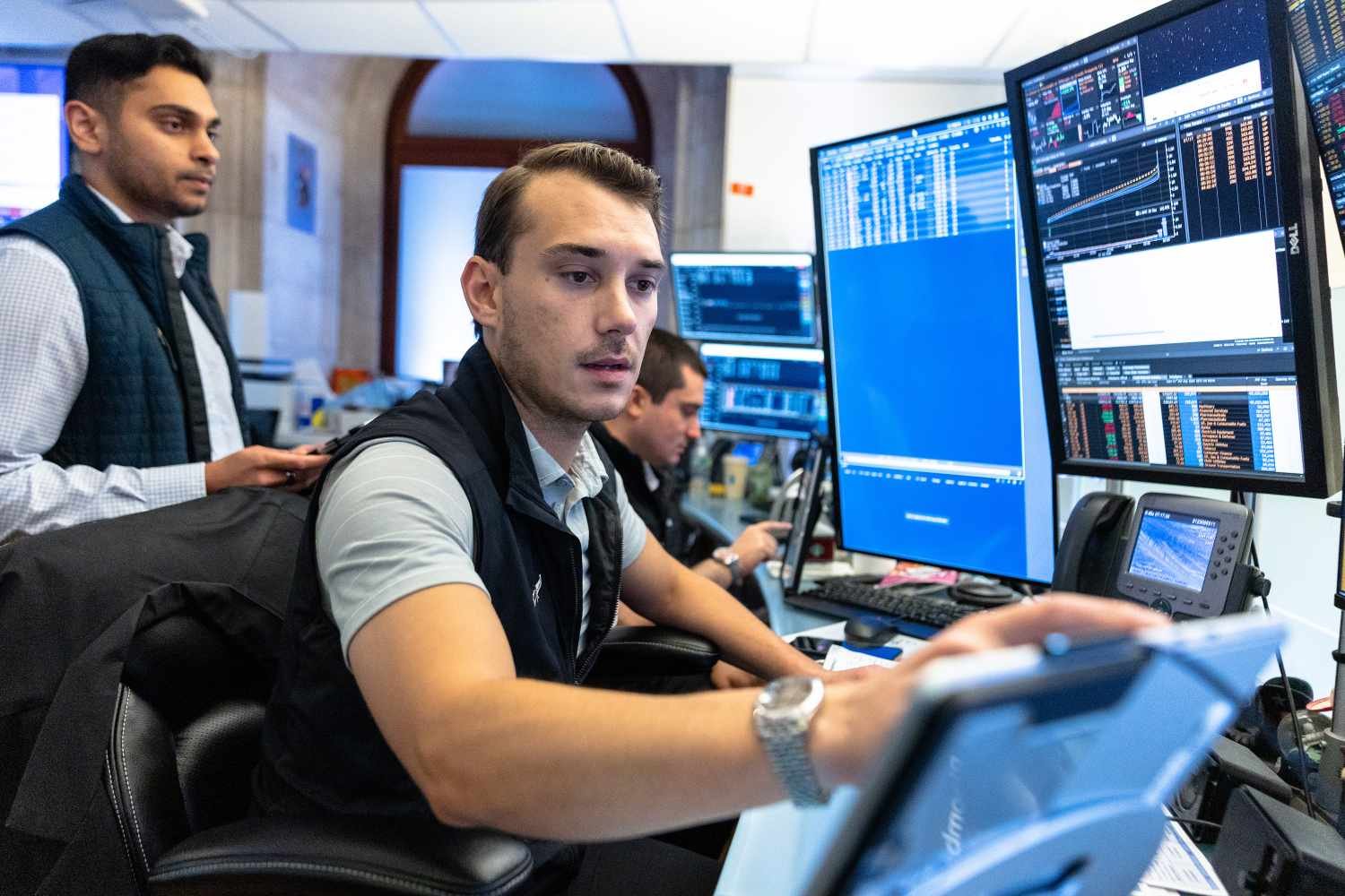 Stock Market Today: Futures Point to Lower Open on Big Tech Earnings Day as Oil Prices Jump; Treasury Yields at Highest Level Since May