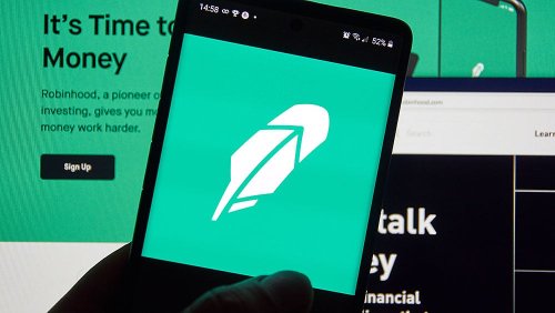 Robinhood Stock Has Bullish Momentum. But Don't Be Blinded By This Big Risk.