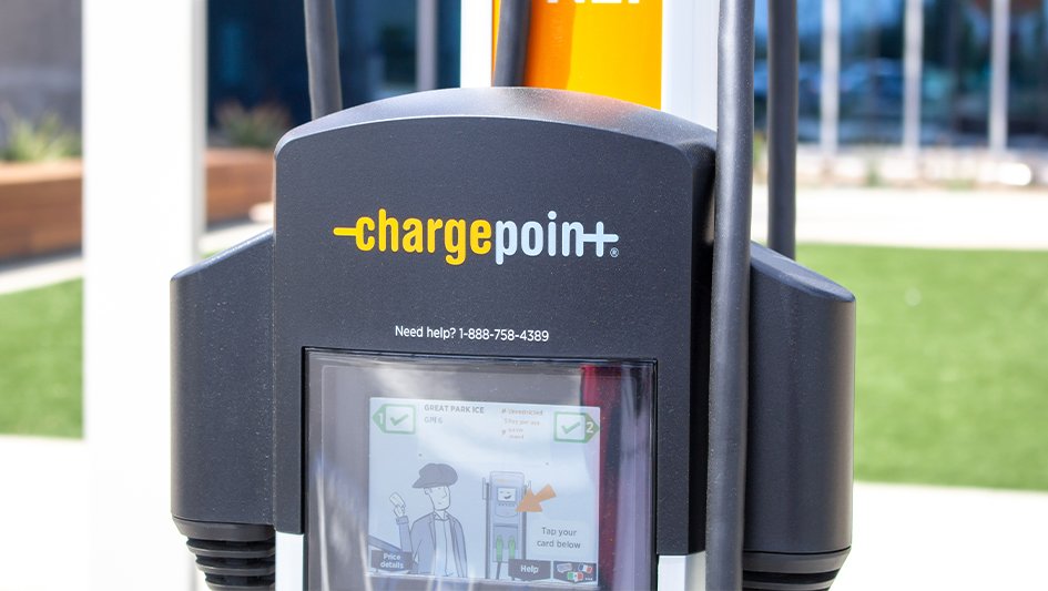 EV Charging Station Leader Backed By Top Tesla Investor To Go Public