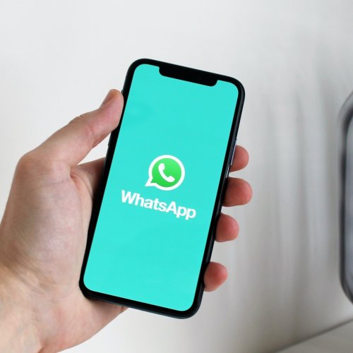 WhatsApp will let you leave groups and ignore your friends more easily