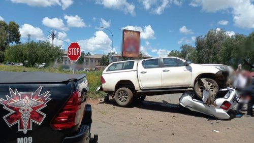 Man killed in Kimberley crash, two injured