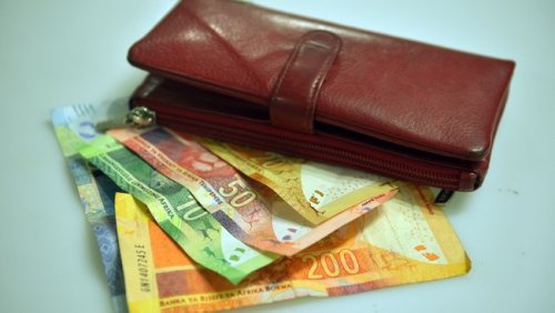 SA markets closed in the red yesterday as rand breached R19 mark against the US dollar