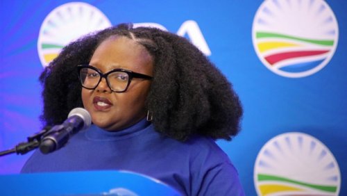 DA demands probe into Parliament secretary's salary hike