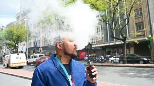 Proposed bill for total ban on smoking and vaping in public set to choke puffers