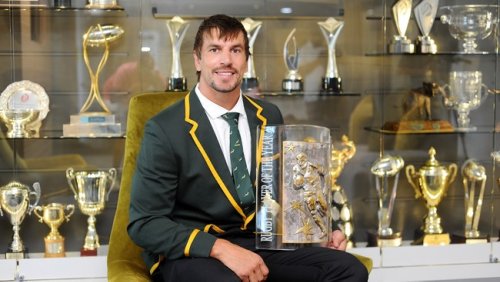 Lucky enough to call this my job, says groom-to-be Eben Etzebeth on SA Rugby award