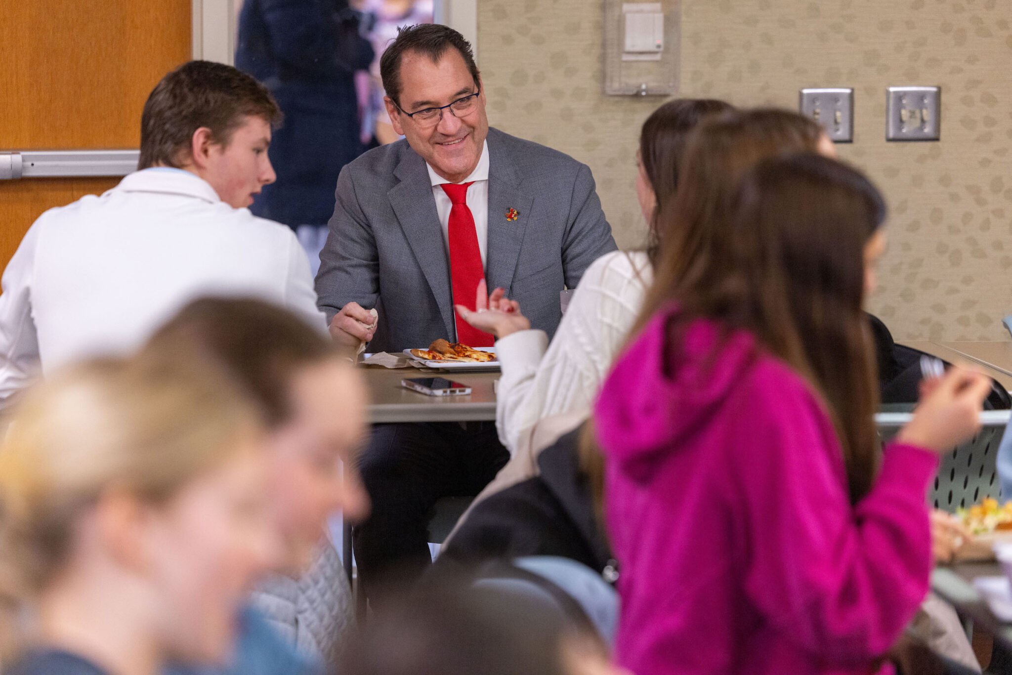 Tân Chủ tịch Đại học Iowa State: Lắng nghe và học hỏi từ những ngày đầu tiên