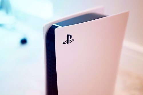 Amazon se joue de Sony et solde la console PS5 comme rarement
