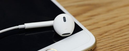 How to Use Your Apple EarPods to Do a Lot More Than Turn the Volume up or Down