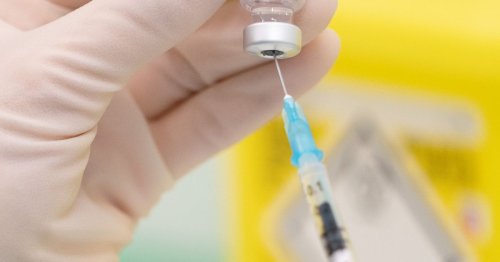 Vaccine portal to open for 16/17 year-olds from tomorrow, Donnelly confirms