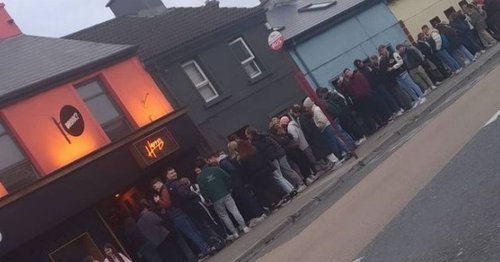 Galway pub sees hundreds queue, as drink slashed to super cheap prices