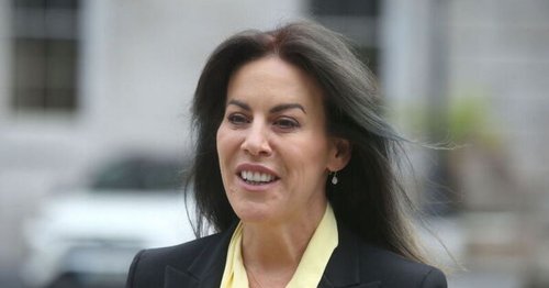 Health Minister insists bad communication with spinal surgery children 'not forgivable'